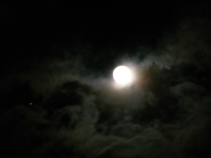 moon-207970_1280